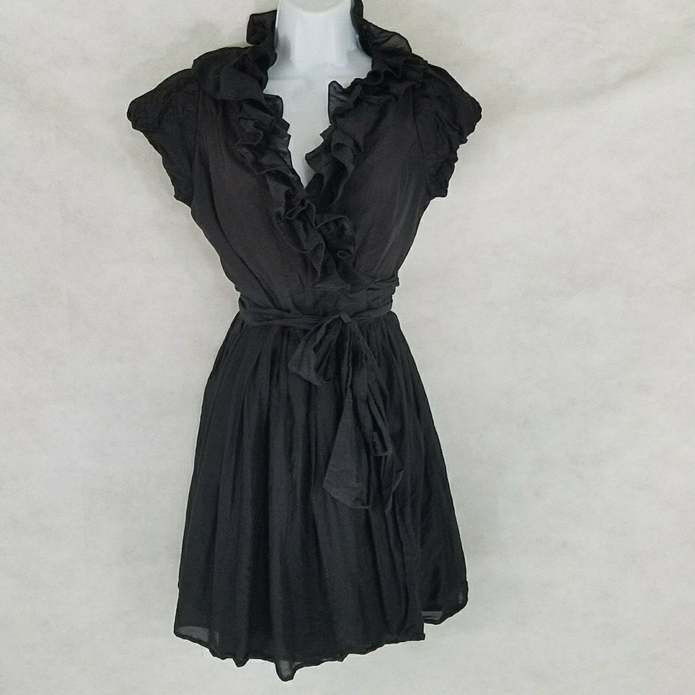 Forever 21 XXI wrap dress with ruffles